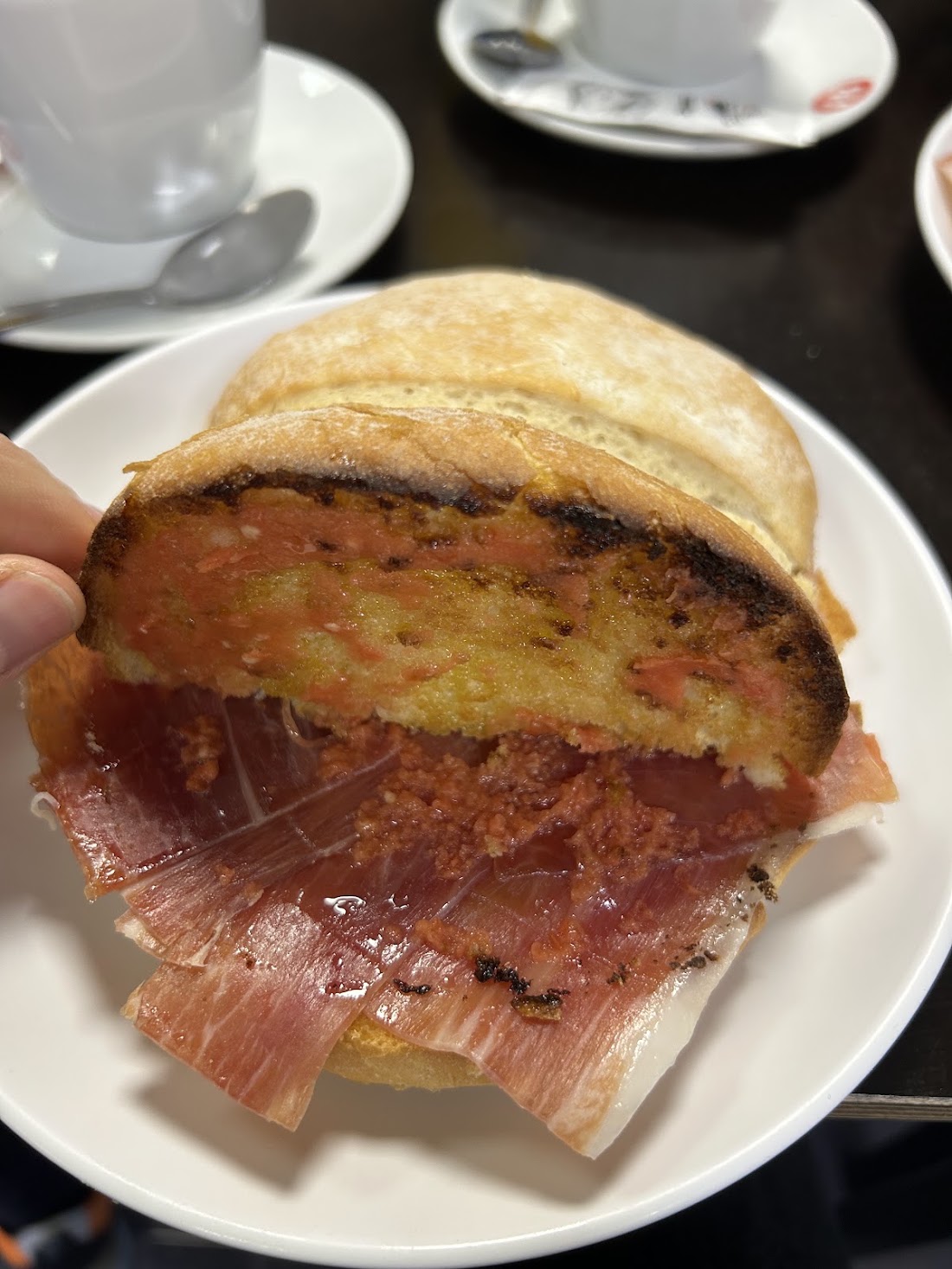 Tostada con tomate y jamón